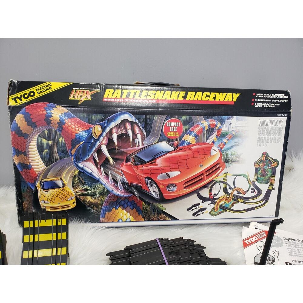 READ INCOMPLETE Tyco Rattlesnake Raceway Track Slot‎ Car Set Box 440 X2 - Picture 2 of 14